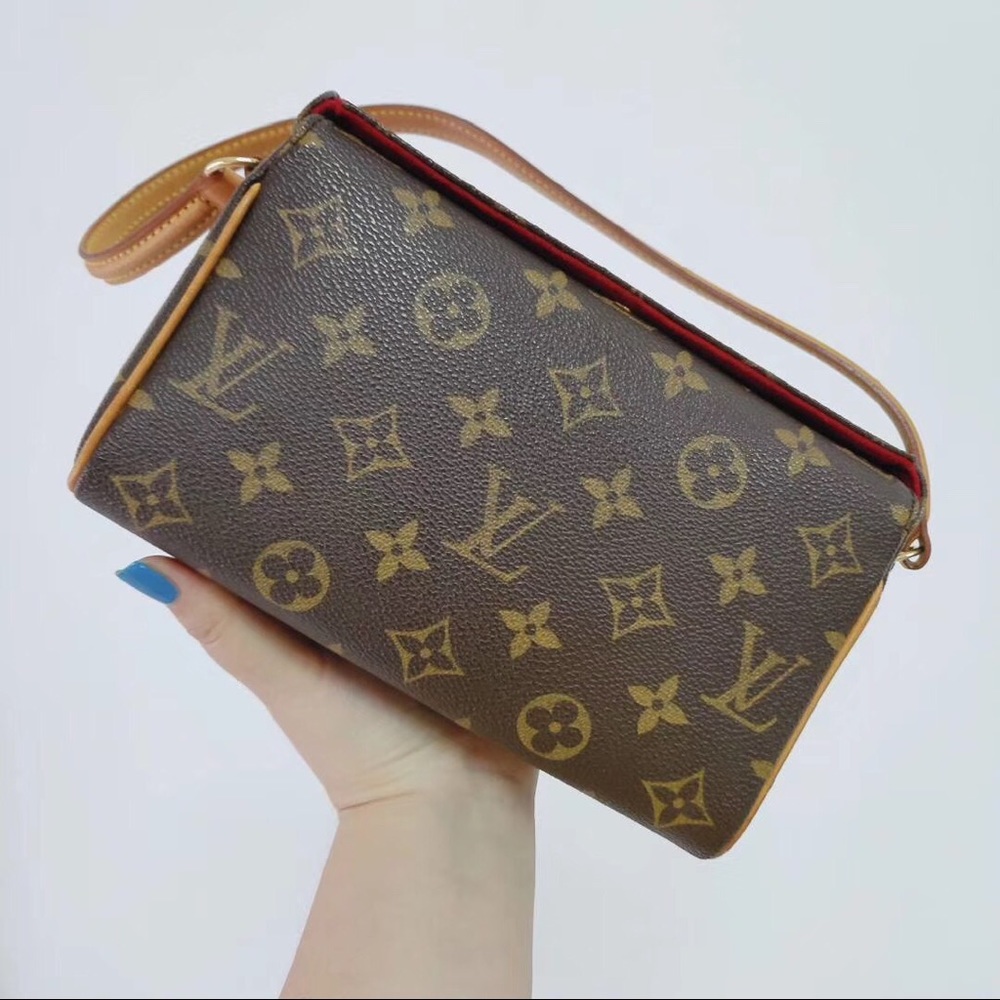 Buyer on Poshmark. NOT seller.